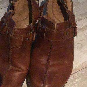 Born leather sandals